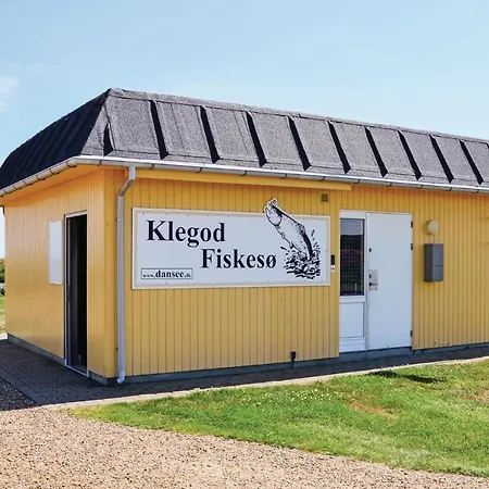 Two Bedroom Holiday In *