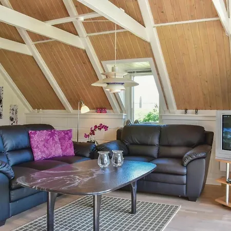 Two Bedroom Holiday In 펜션 링쾨빙
